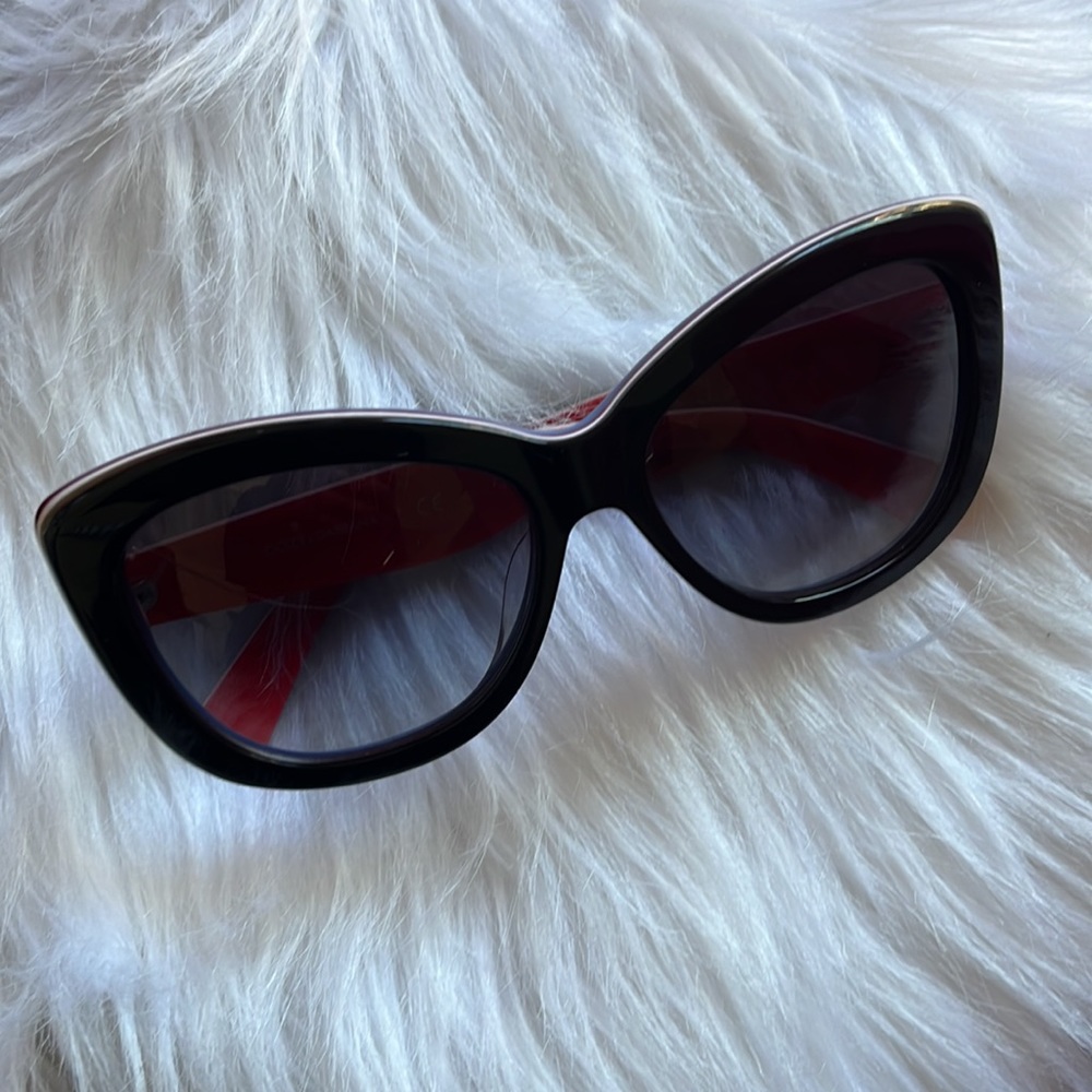DOLCE & GABBANA women’s sunglasses EUC red white blue and black with case ❤️🤍💙